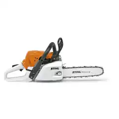 Kompakt og effektiv bensinmotorsag: Ideell som innstegssag for vedproduksjon