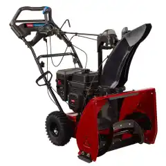 Toro Snowmax 724 har en slitesterk Toro OHV-motor, 61 cm klaringsbredde og en kastelengde p&aring; opptil 12 meter